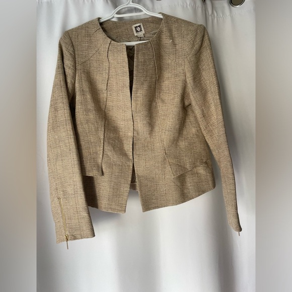 Anne Klein Tweed light Tan Blazer size10 gold zippers, front clasps NWOT - Picture 1 of 8